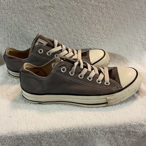 Grey Converse Chuck Taylor low tops - Picture 4 of 5